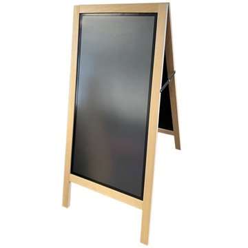 Træskilt i lyst træ, m/magnetisk sort skrivetavle samt front plade plakat str. 42,5x87,5cm.
