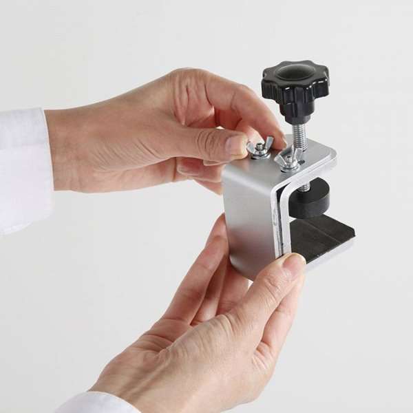 Edge Clamp Kit til bord 2 stk Displaylager.dk